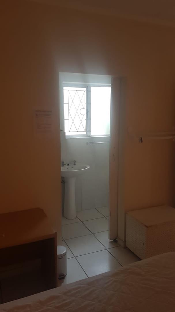 To Let 1 Bedroom Property for Rent in Summerstrand Eastern Cape